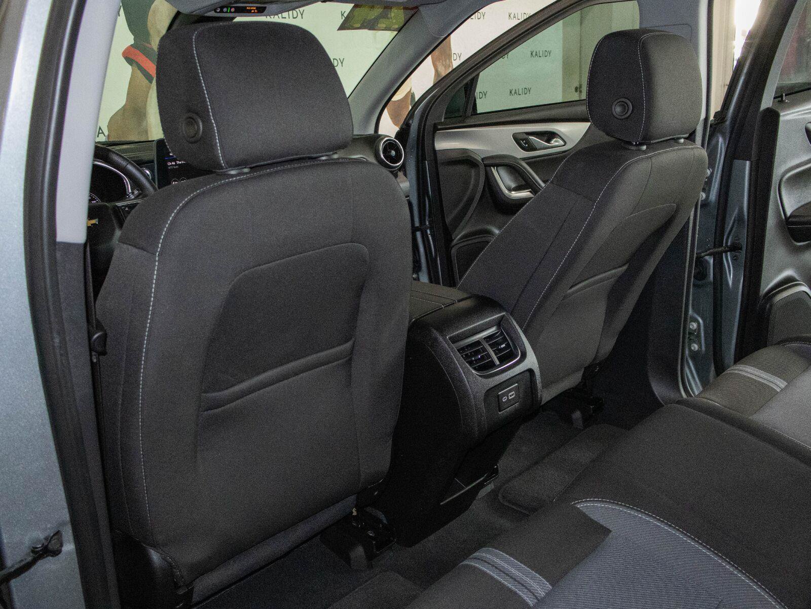 Used 2024 Chevrolet Blazer LT w/ Convenience Package FWD image 9
