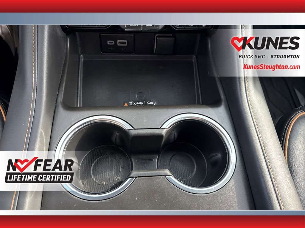 Used 2024 GMC Yukon AT4 image 36