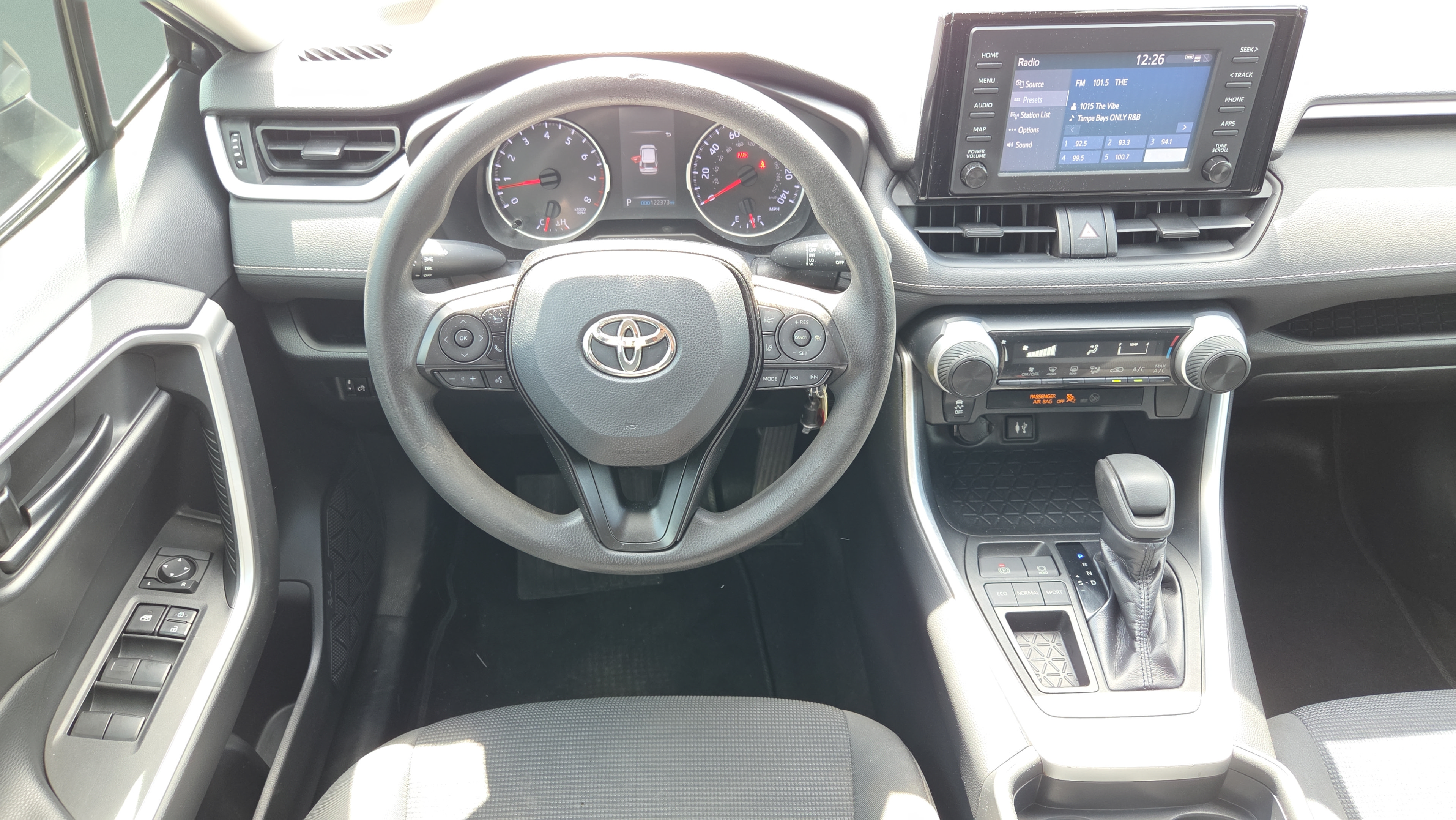 Used 2019 Toyota RAV4 LE FWD image 12