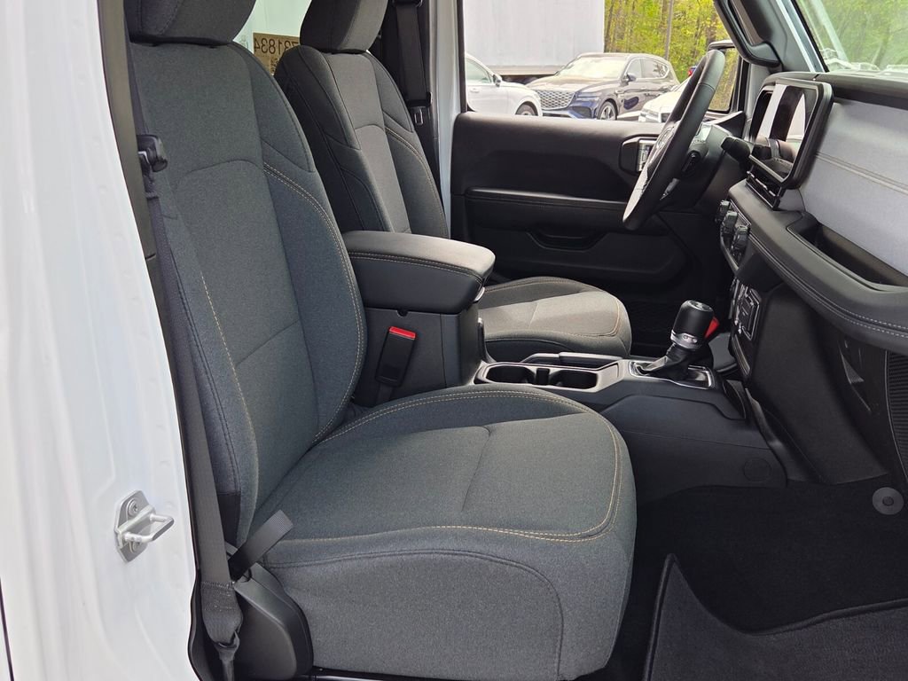 Used 2025 Jeep Wrangler Unlimited Sahara image 15