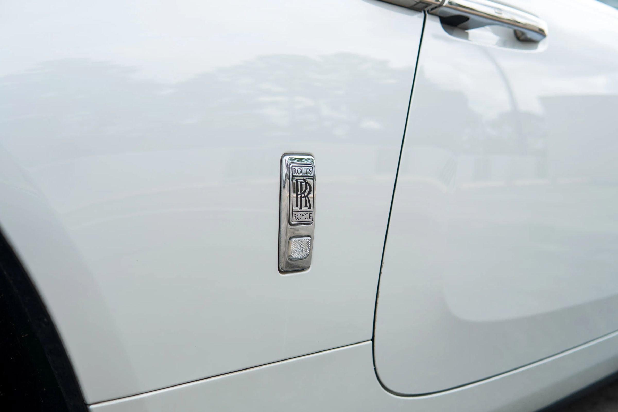 Used 2017 Rolls-Royce Dawn RWD image 40