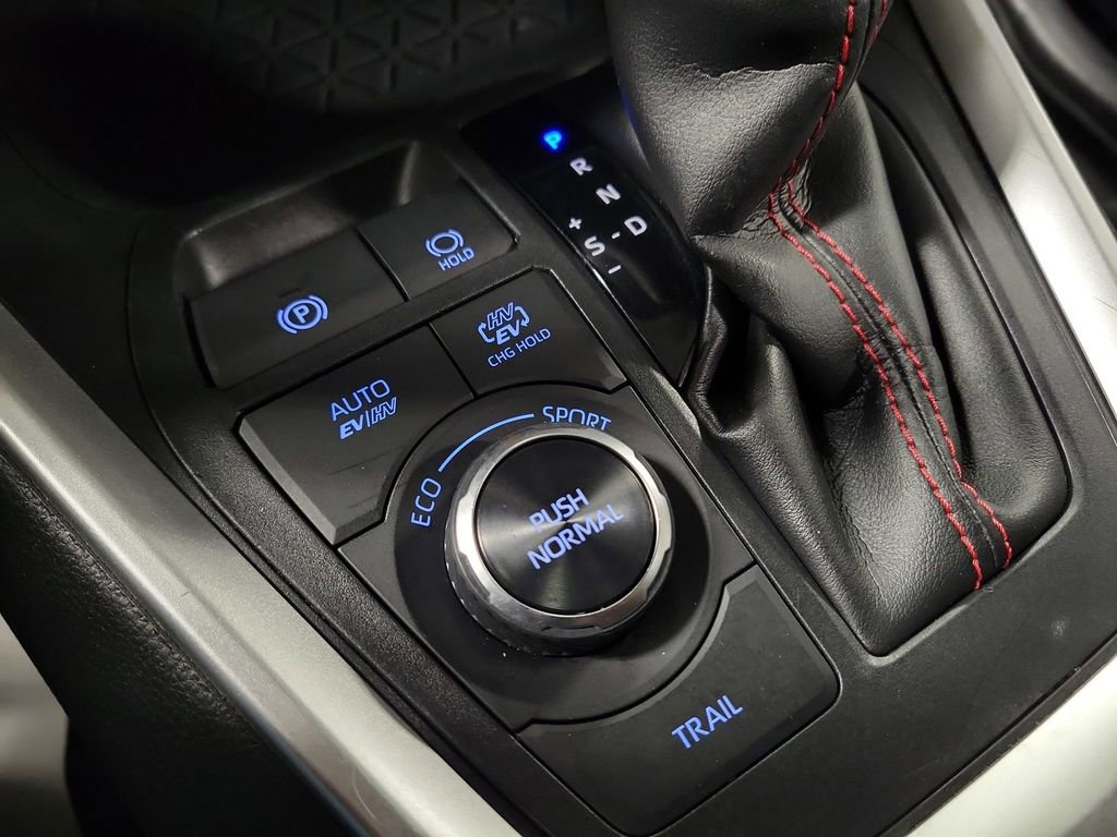 Used 2021 Toyota RAV4 SE image 15
