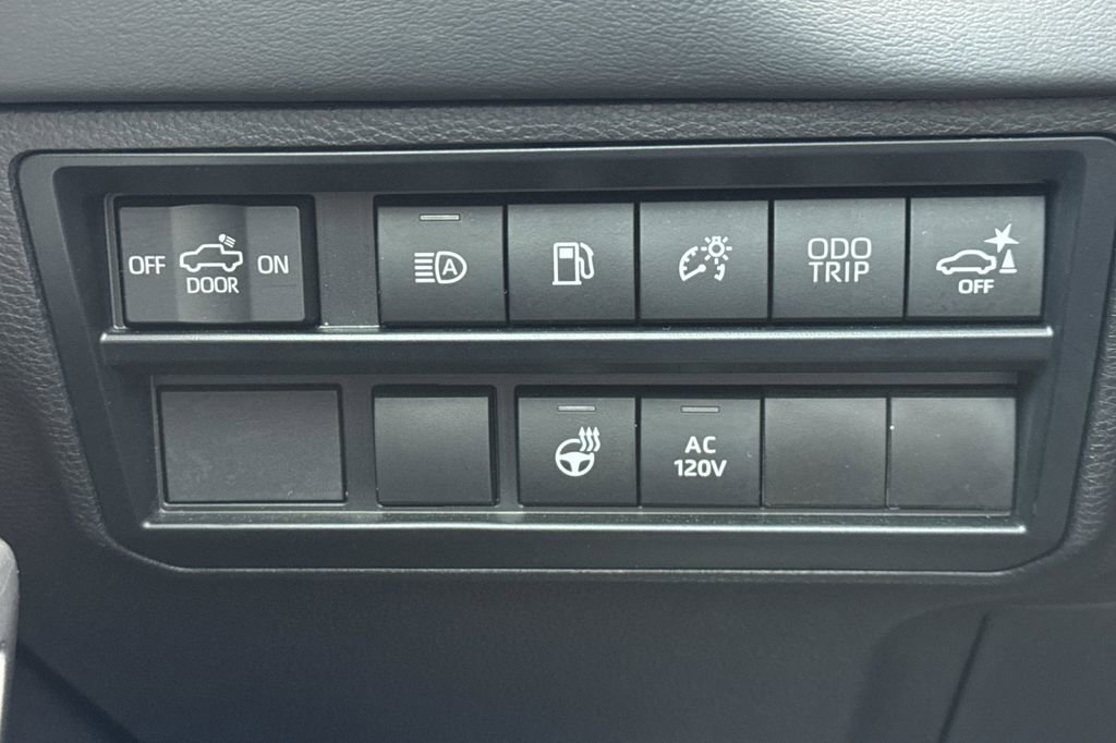 Used 2023 Toyota Tundra Platinum image 31