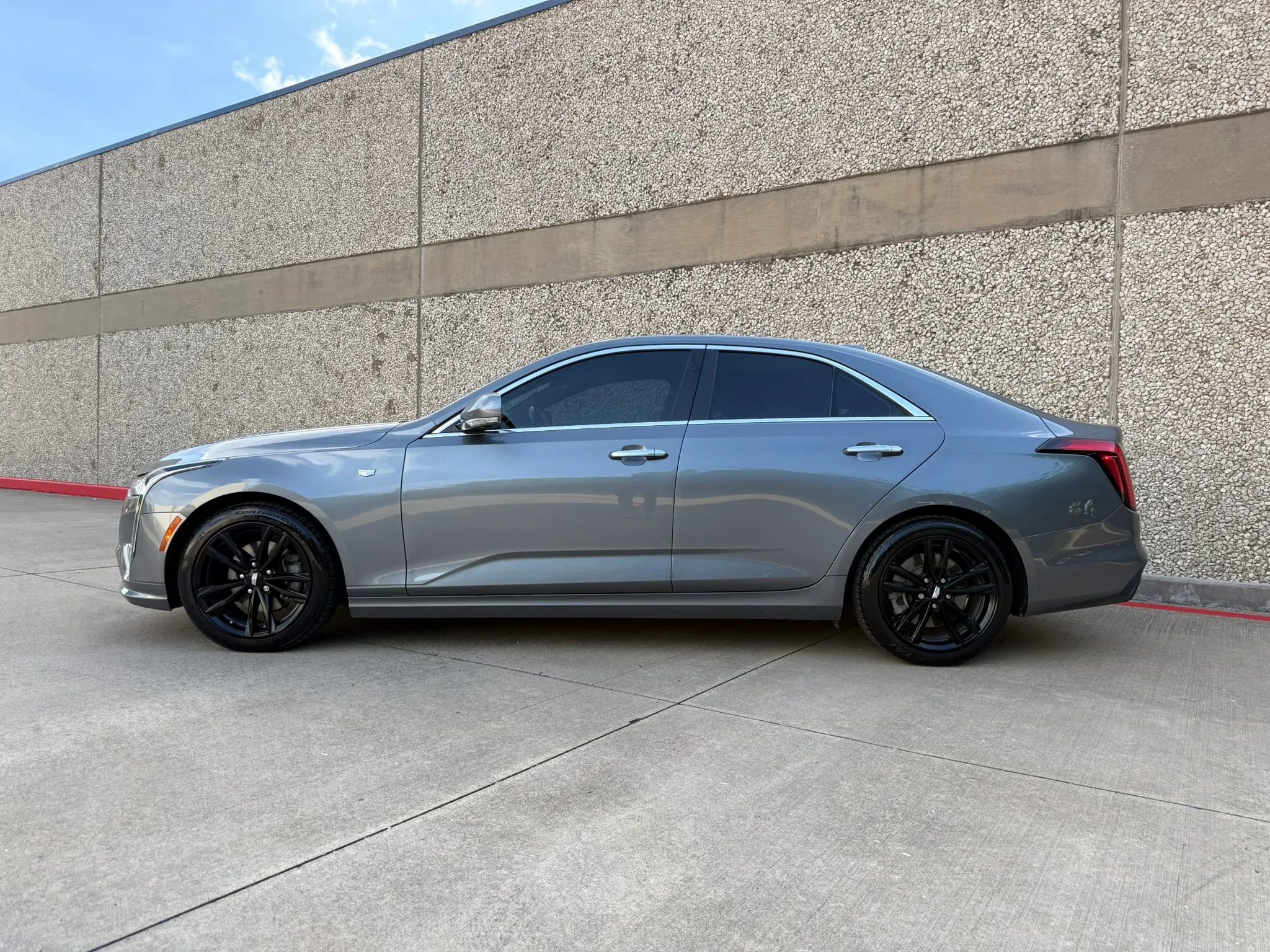 Used 2021 Cadillac CT4 Luxury w/ Sun And Sound Package RWD image 3
