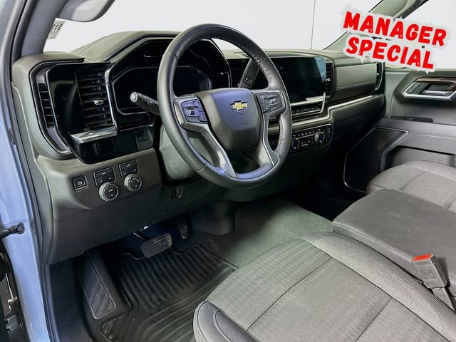 Used 2025 Chevrolet Silverado 1500 LT AWD/4WD image 10