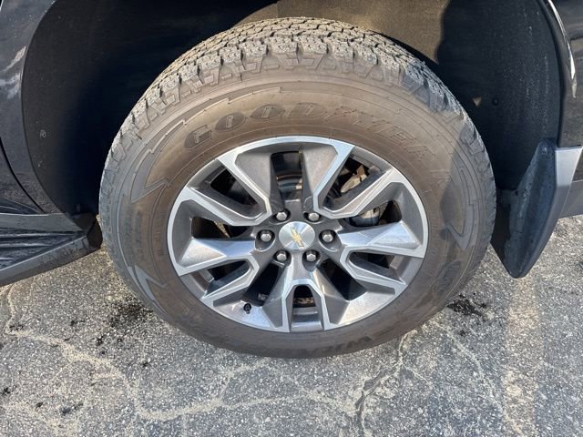 Used 2022 Chevrolet Tahoe LT w/ Luxury Package image 32