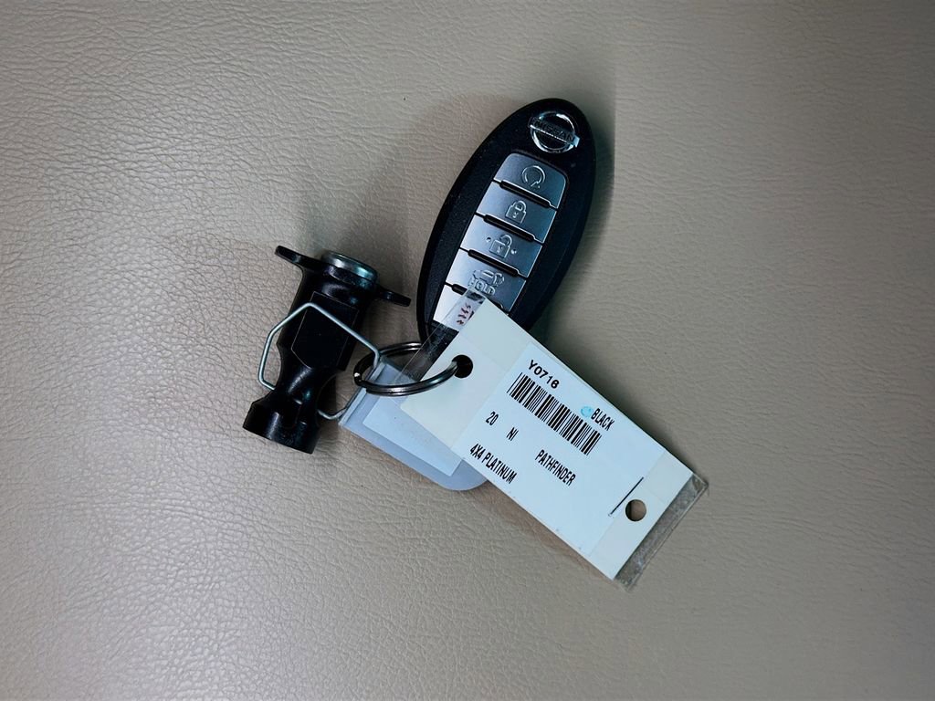 Used 2020 Nissan Pathfinder Platinum AWD/4WD image 34