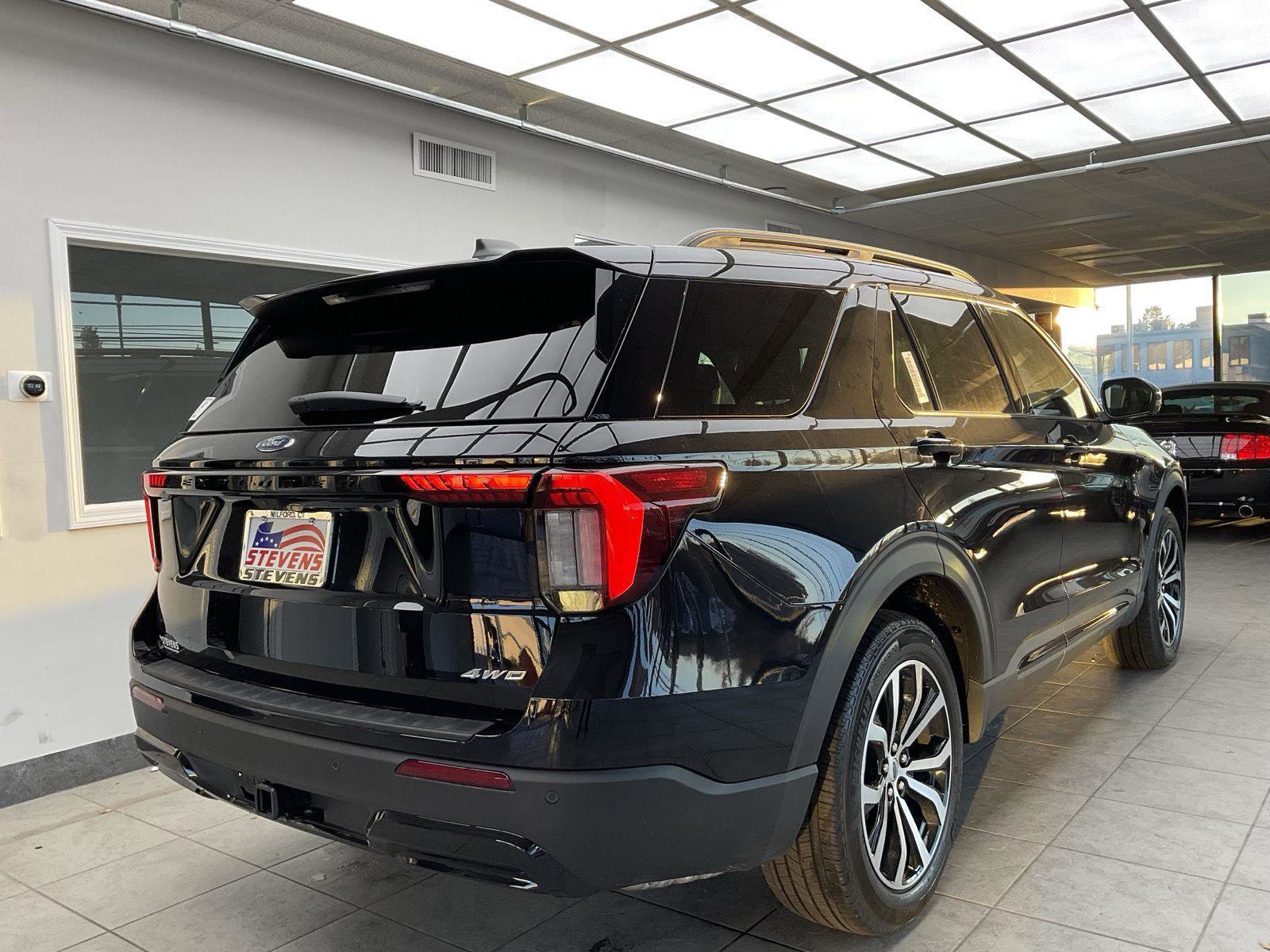 New 2026 Ford Explorer ST-Line image 5