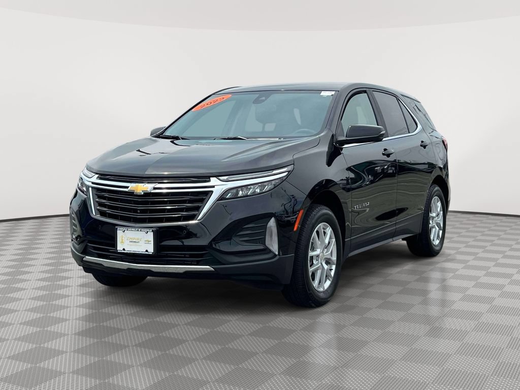 Used 2023 Chevrolet Equinox LT AWD/4WD image 3