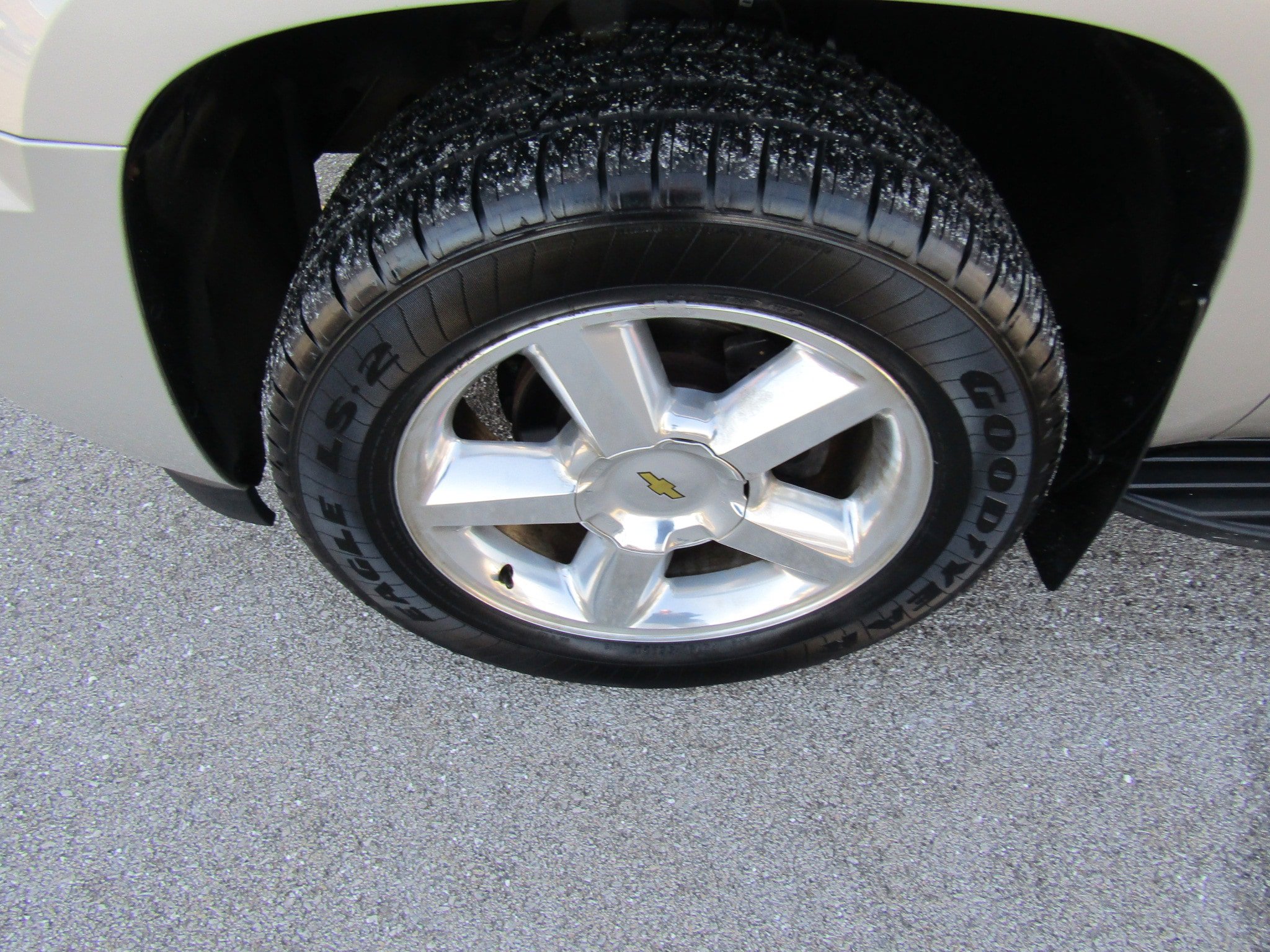 Used 2009 Chevrolet Tahoe LTZ AWD/4WD image 9