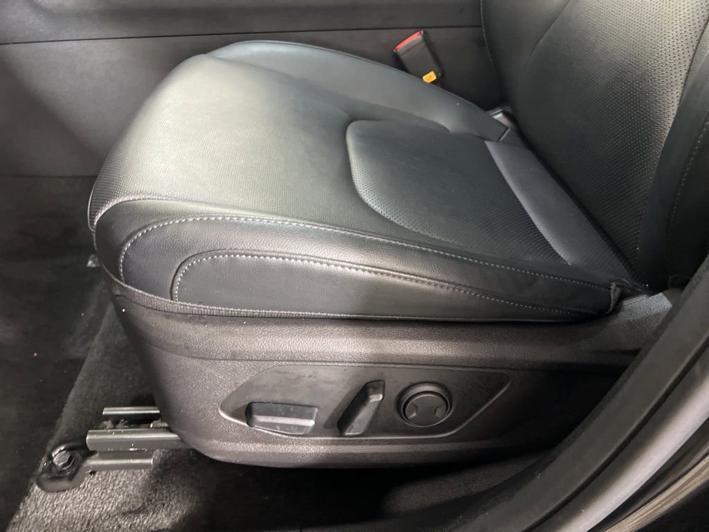 Used 2023 Kia Sportage SX image 16