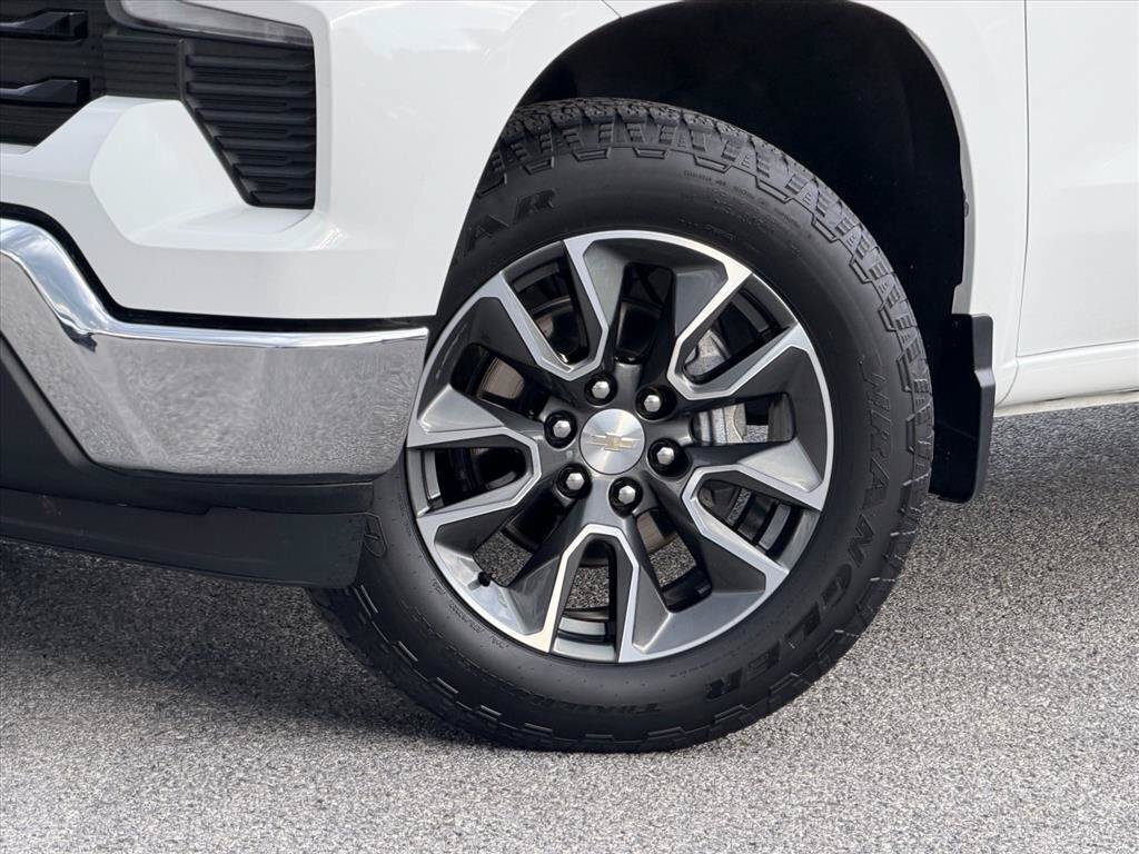 Used 2024 Chevrolet Silverado 1500 LT AWD/4WD image 28