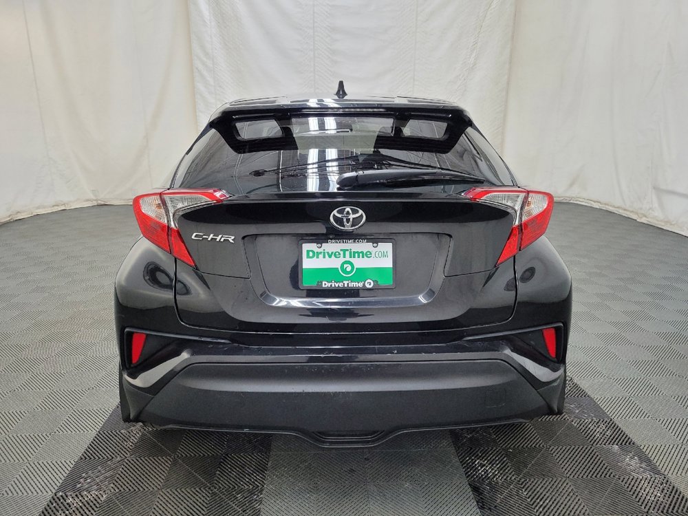 Used 2019 Toyota C-HR XLE image 6