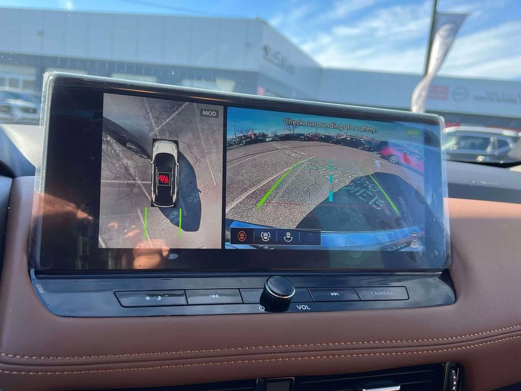 Used 2024 Nissan Rogue Platinum image 30