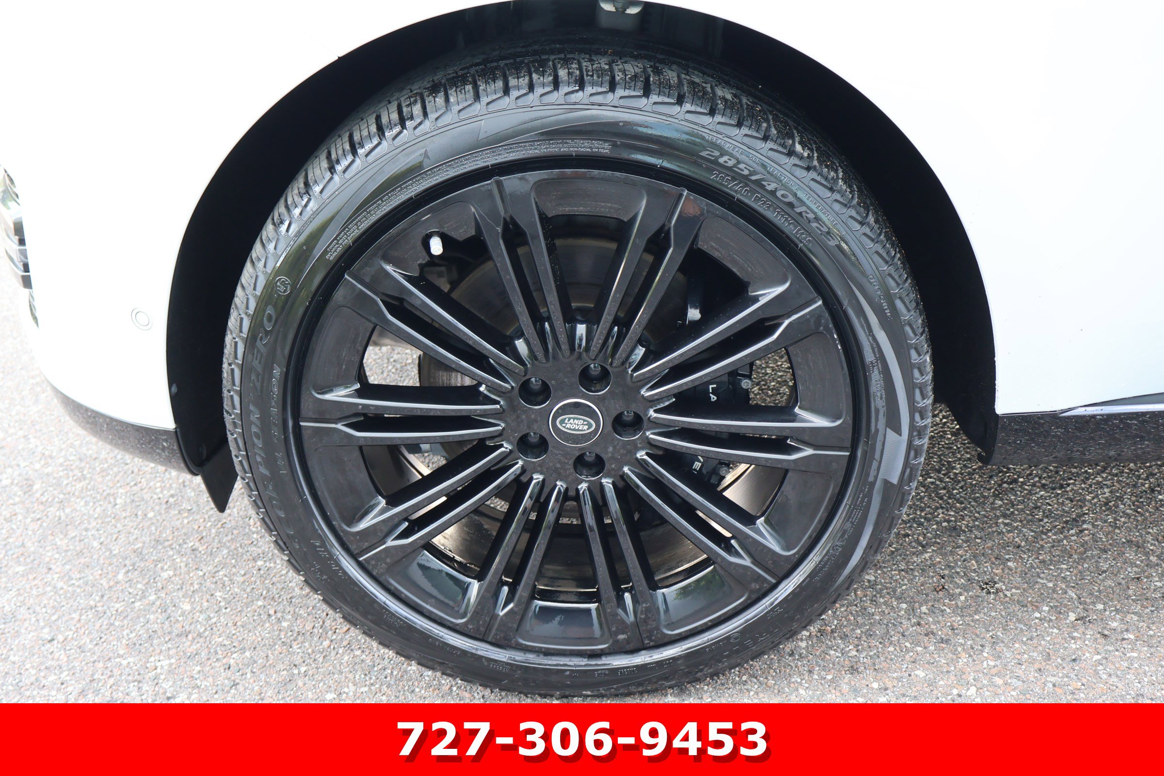 Used 2024 Land Rover Range Rover SE AWD/4WD image 13