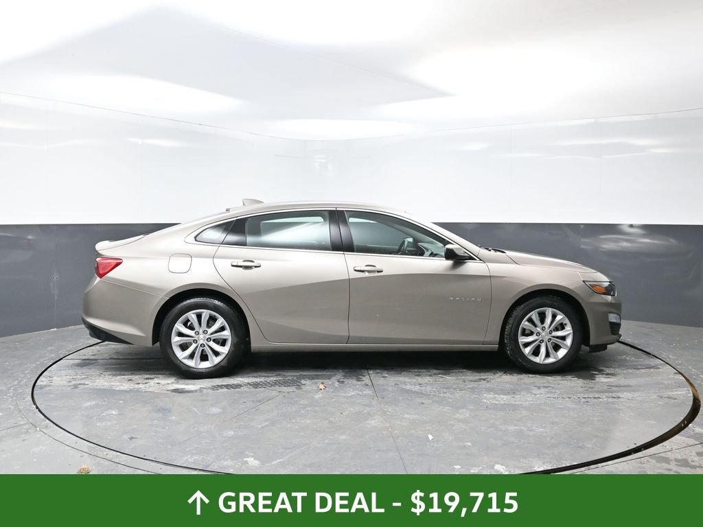 Used 2025 Chevrolet Malibu LT image 2