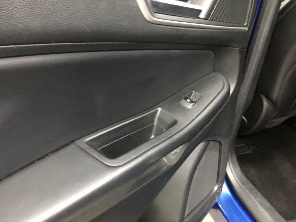 Used 2023 Ford Edge SEL image 13