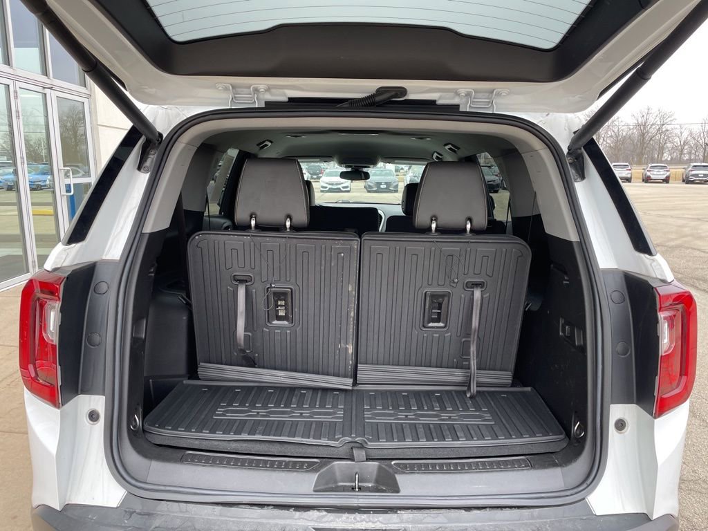 Used 2023 GMC Acadia SLT image 15