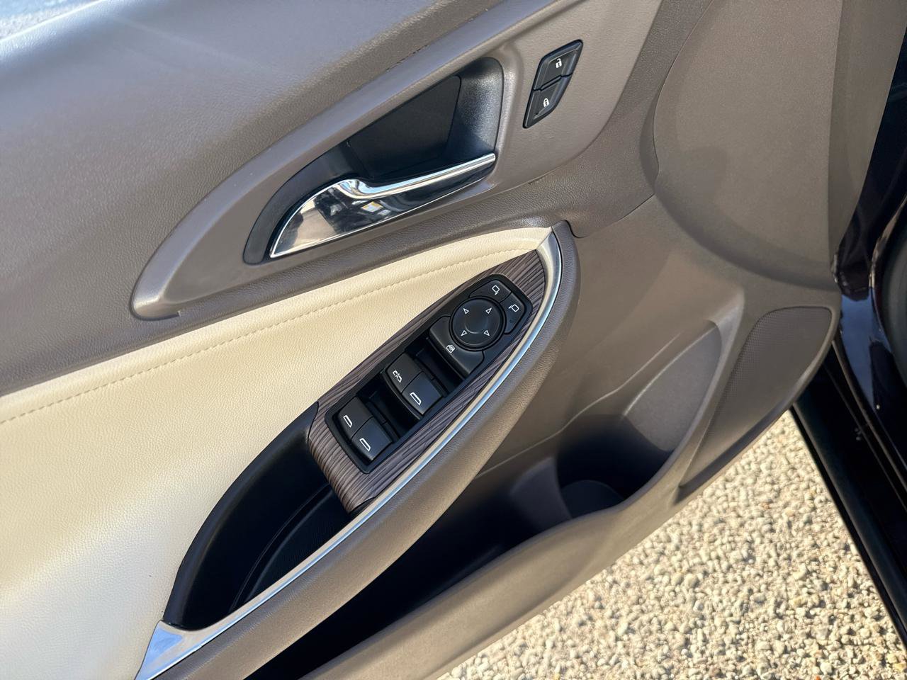 Used 2020 Chevrolet Malibu LT w/ Leather Package FWD image 13