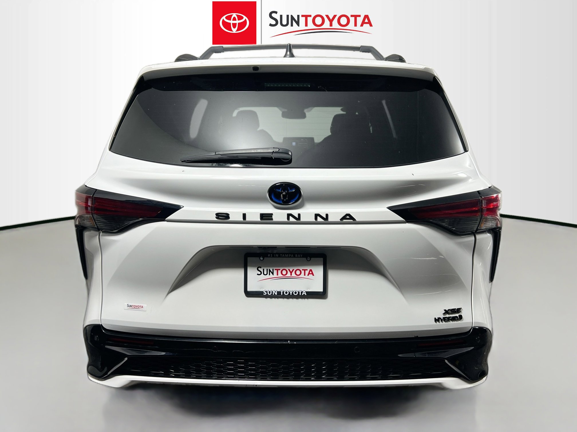 Used 2021 Toyota Sienna XSE FWD image 5