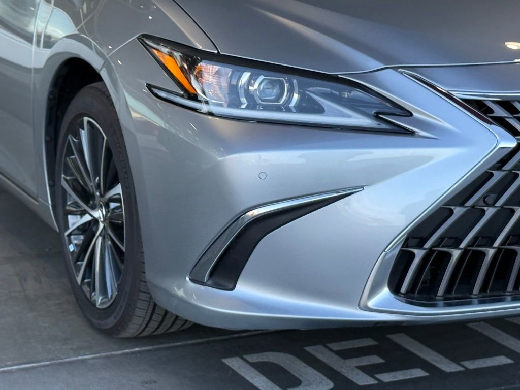 Used 2024 Lexus ES 250 w/ Premium Package image 8