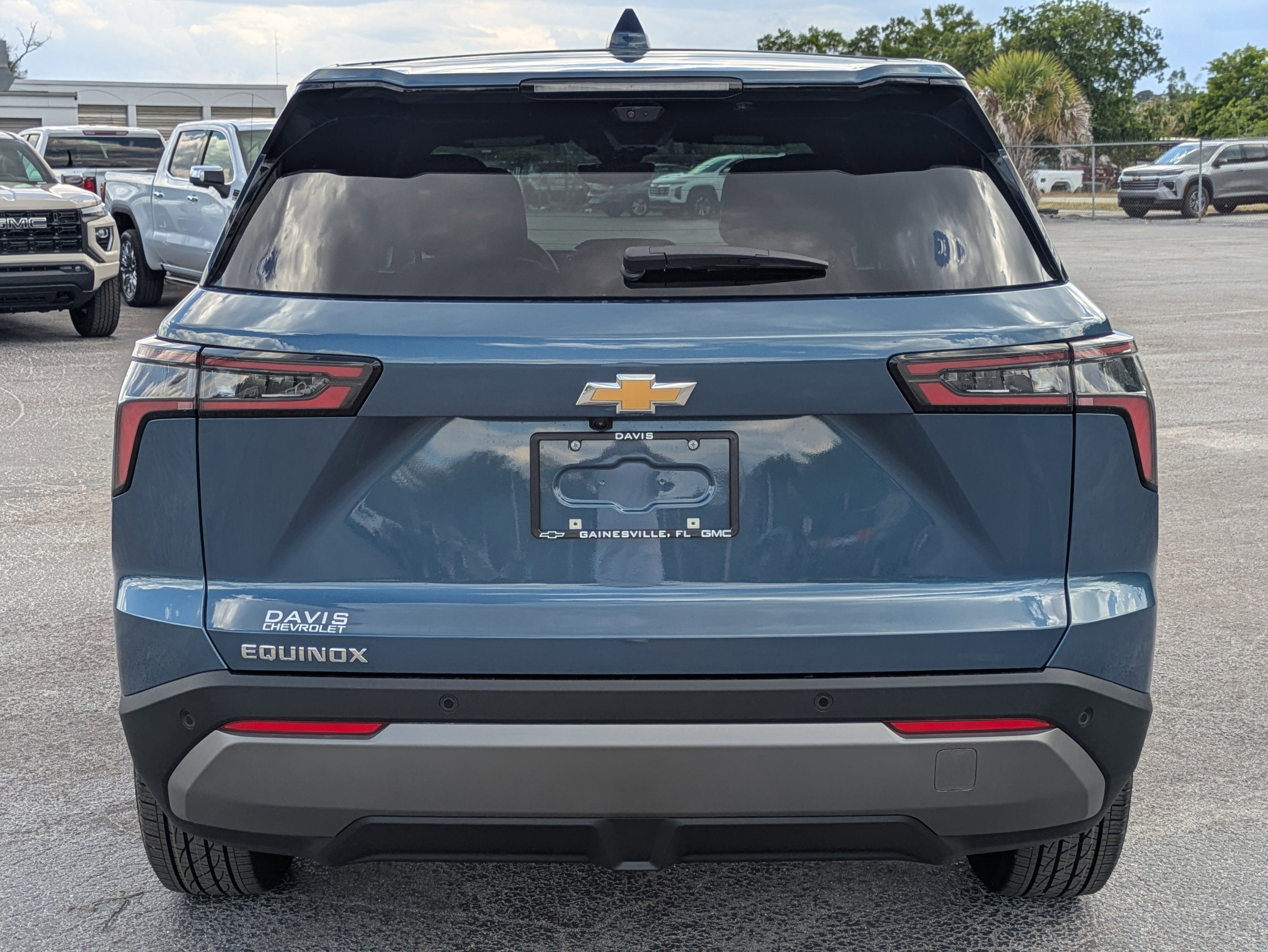 New 2026 Chevrolet Equinox LT w/ Convenience Package II FWD image 6