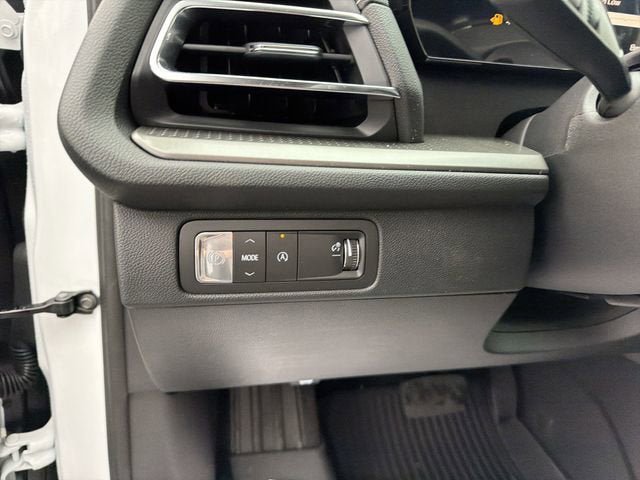 New 2026 Chevrolet Traverse LT w/ Sun and Wheel Package FWD image 18