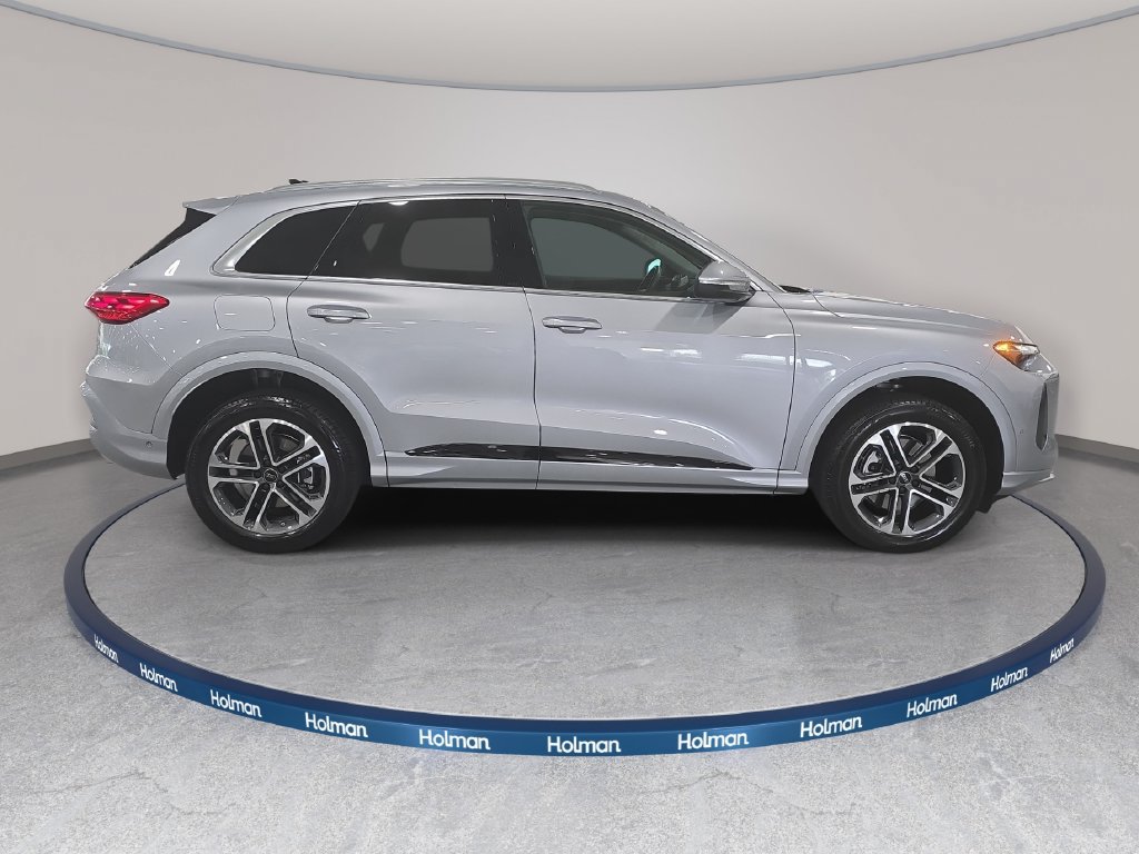Certified 2025 Audi Q5 Premium w/ Convenience Package AWD/4WD image 4