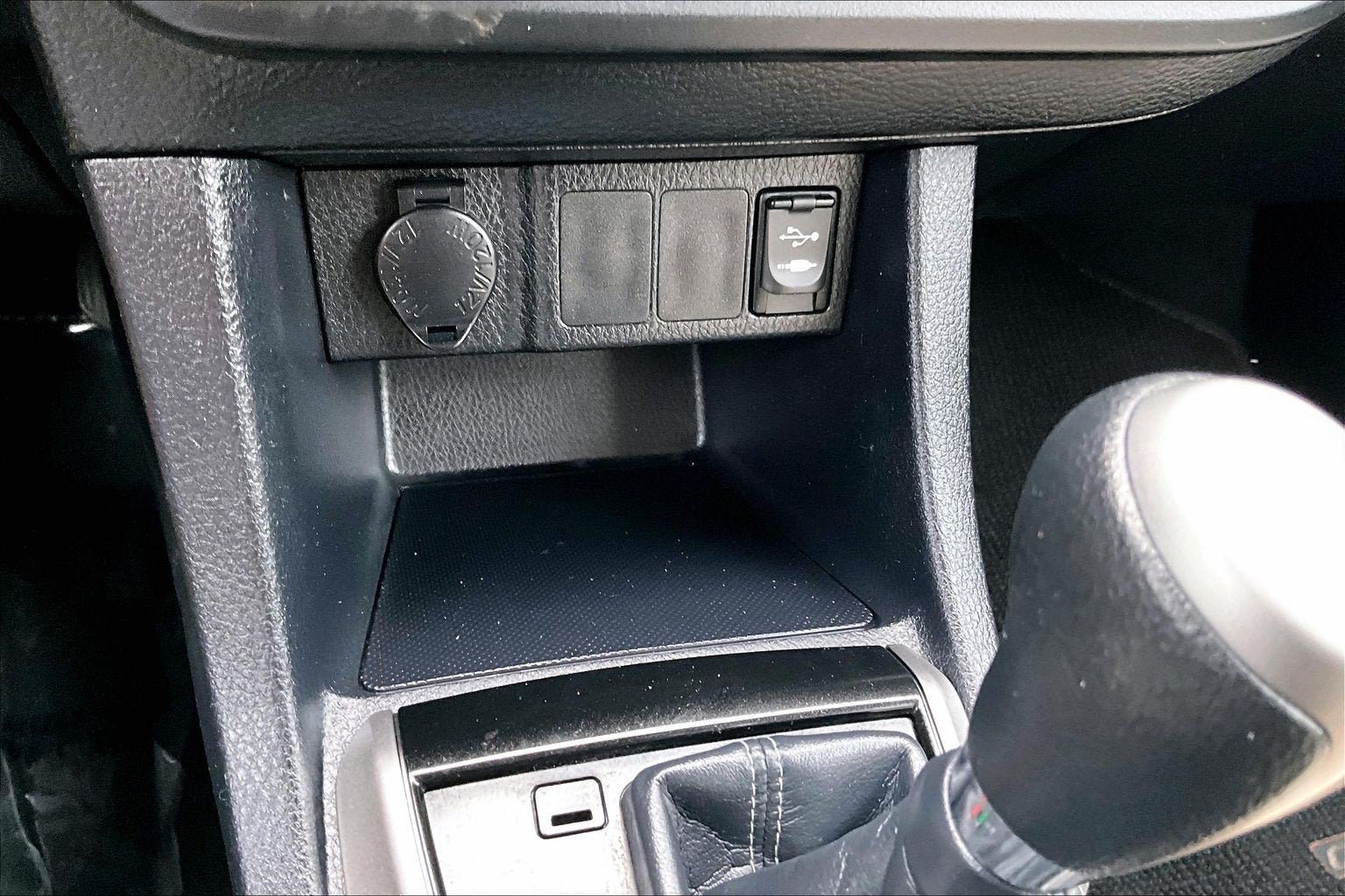 Used 2014 Toyota Corolla LE FWD image 30