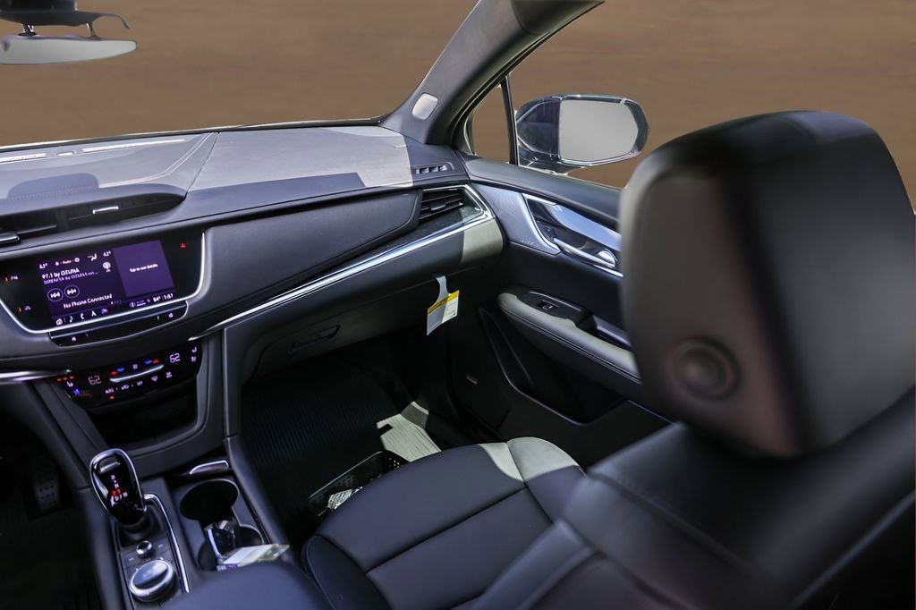 Certified 2022 Cadillac XT5 Premium Luxury w/ LPO, Floor Liner Package image 28