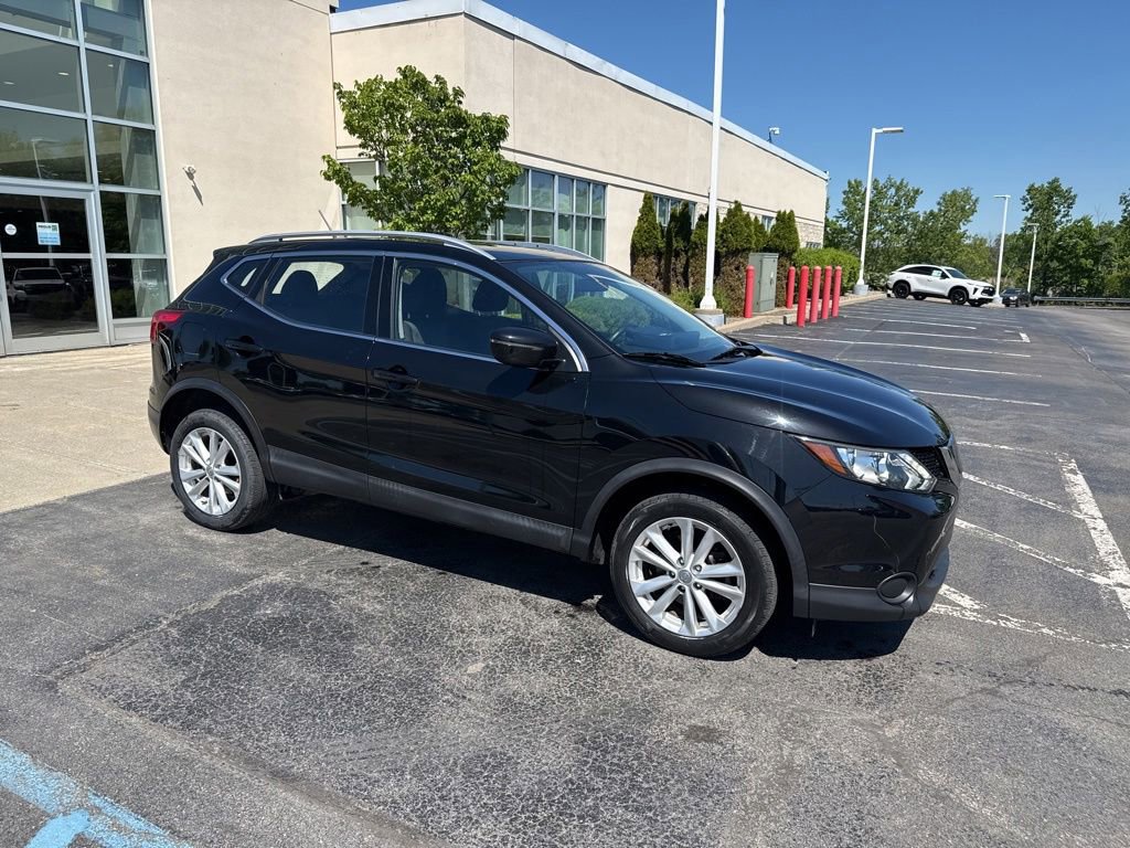 Used 2018 Nissan Rogue Sport SV AWD/4WD image 4