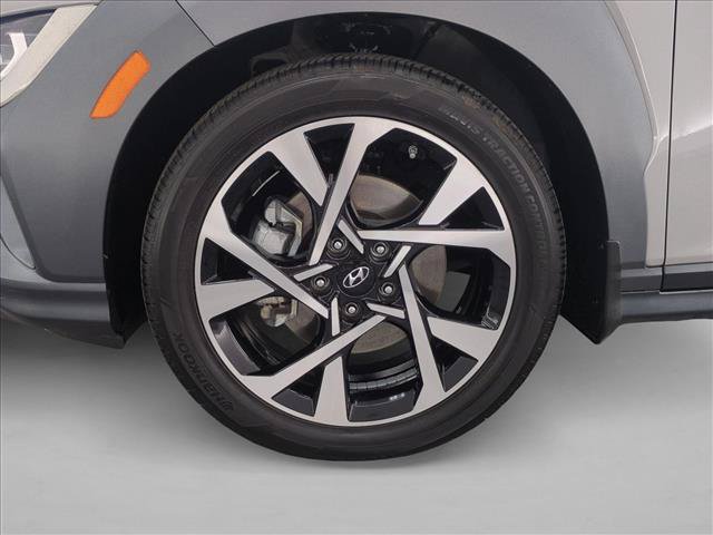 Certified 2022 Hyundai Kona Limited FWD image 28