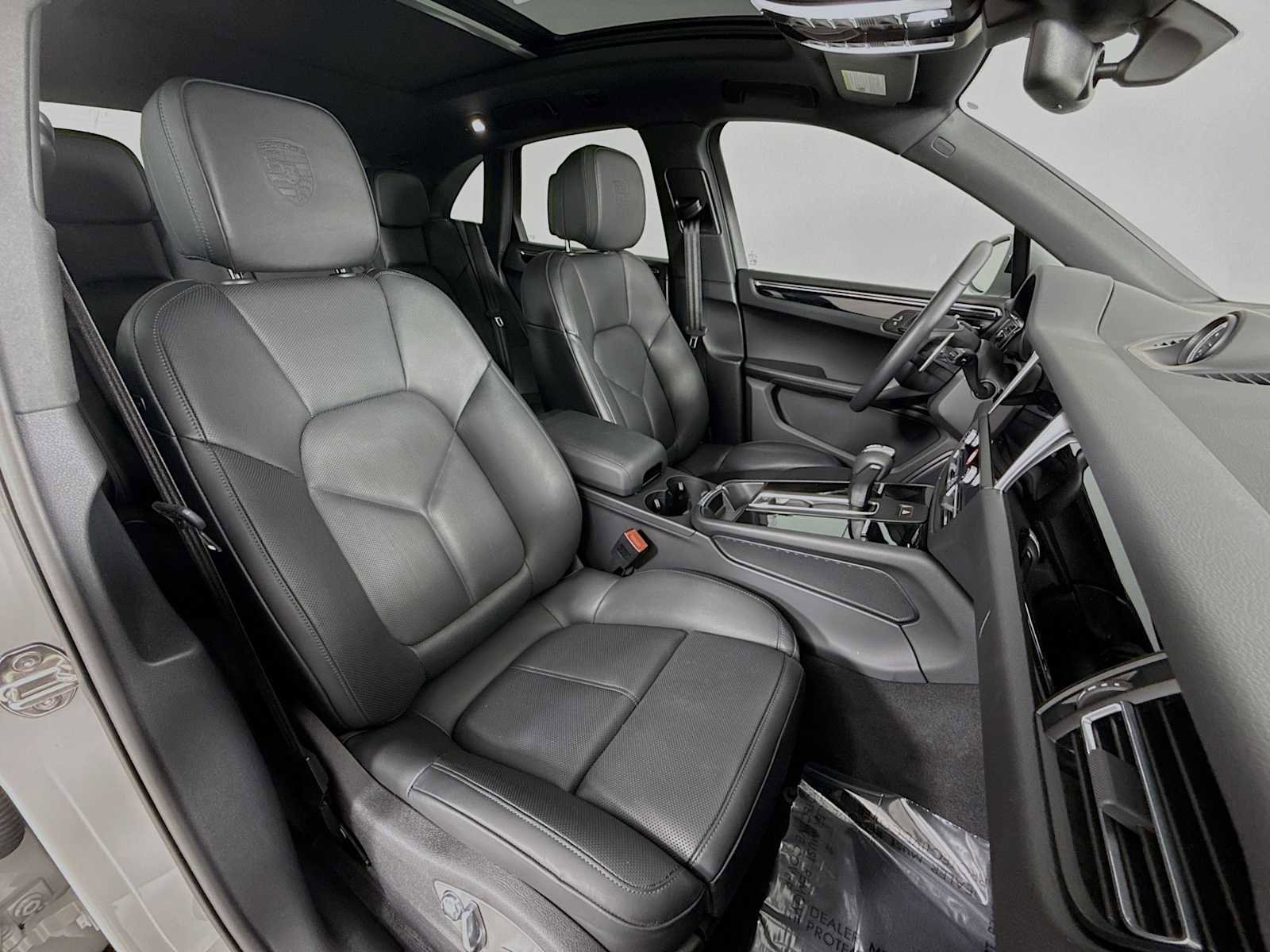 Certified 2025 Porsche Macan image 29