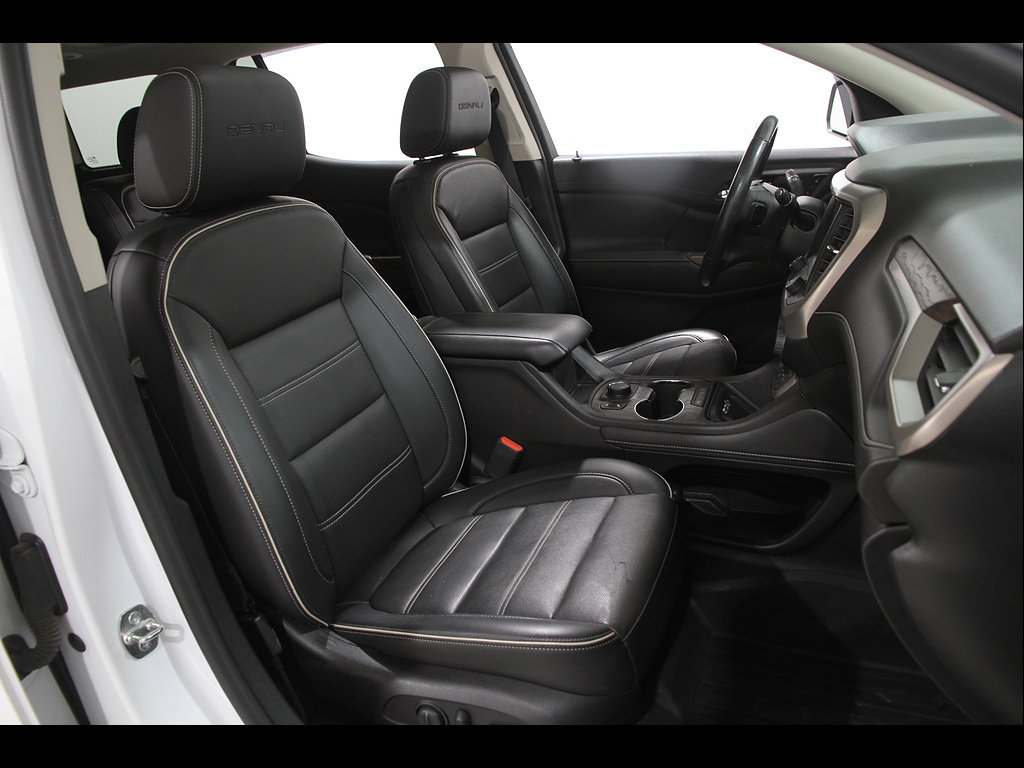 Certified 2022 GMC Acadia Denali w/ Denali Ultimate Package AWD/4WD image 18