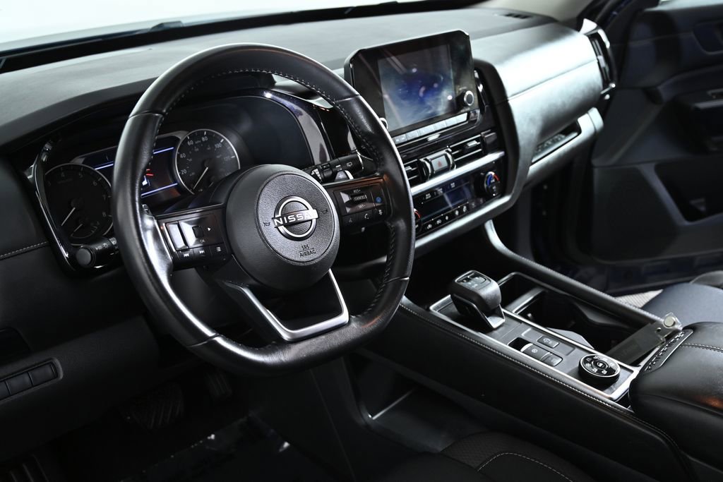Used 2024 Nissan Pathfinder SV AWD/4WD image 13