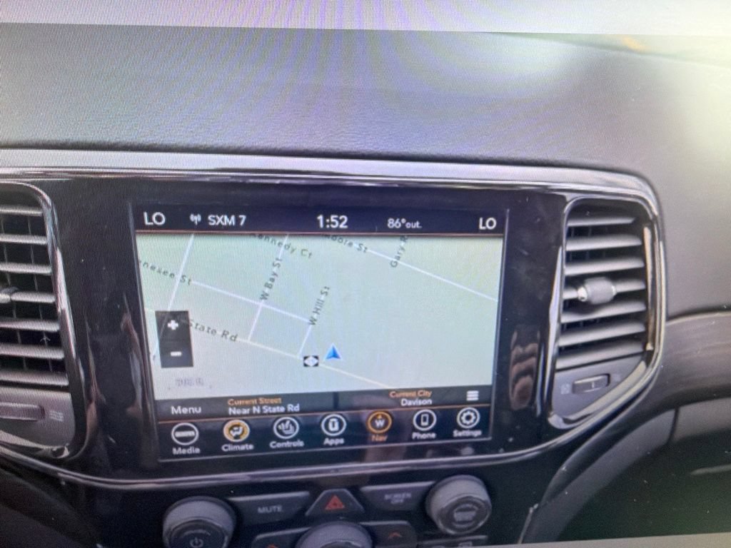 Used 2022 Jeep Grand Cherokee Laredo E w/ Security & Convenience Group AWD/4WD image 7