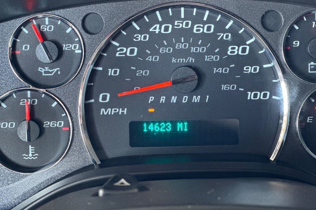 Used 2024 Chevrolet Express 2500 w/ Driver Convenience Package image 36