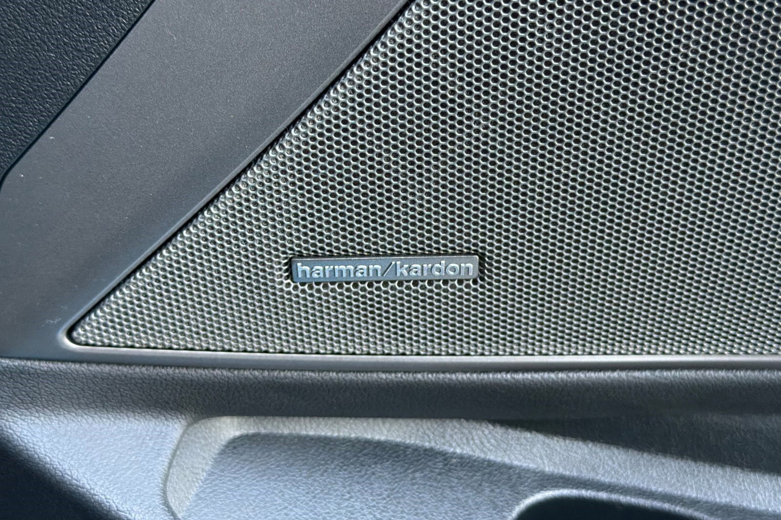 Used 2025 BMW M3 Competition w/ M Carbon Exterior Package image 22