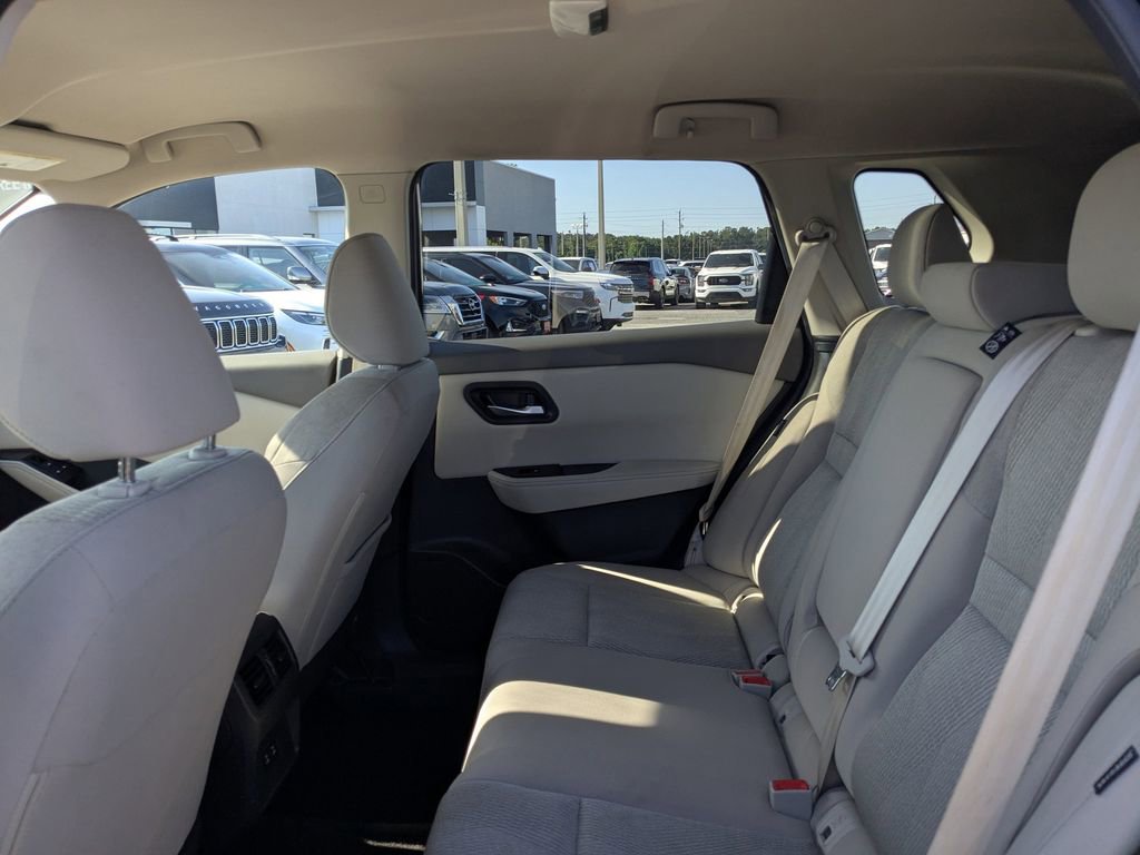 Used 2025 Nissan Rogue SV FWD image 13
