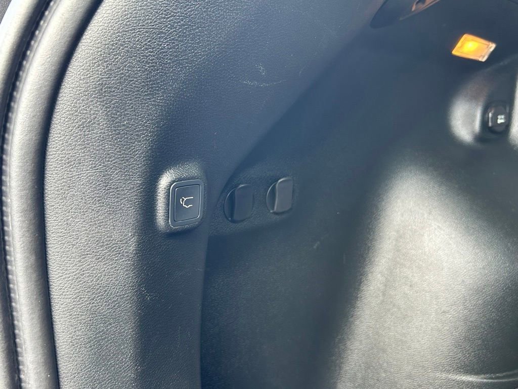 Used 2019 Jeep Cherokee Limited image 43