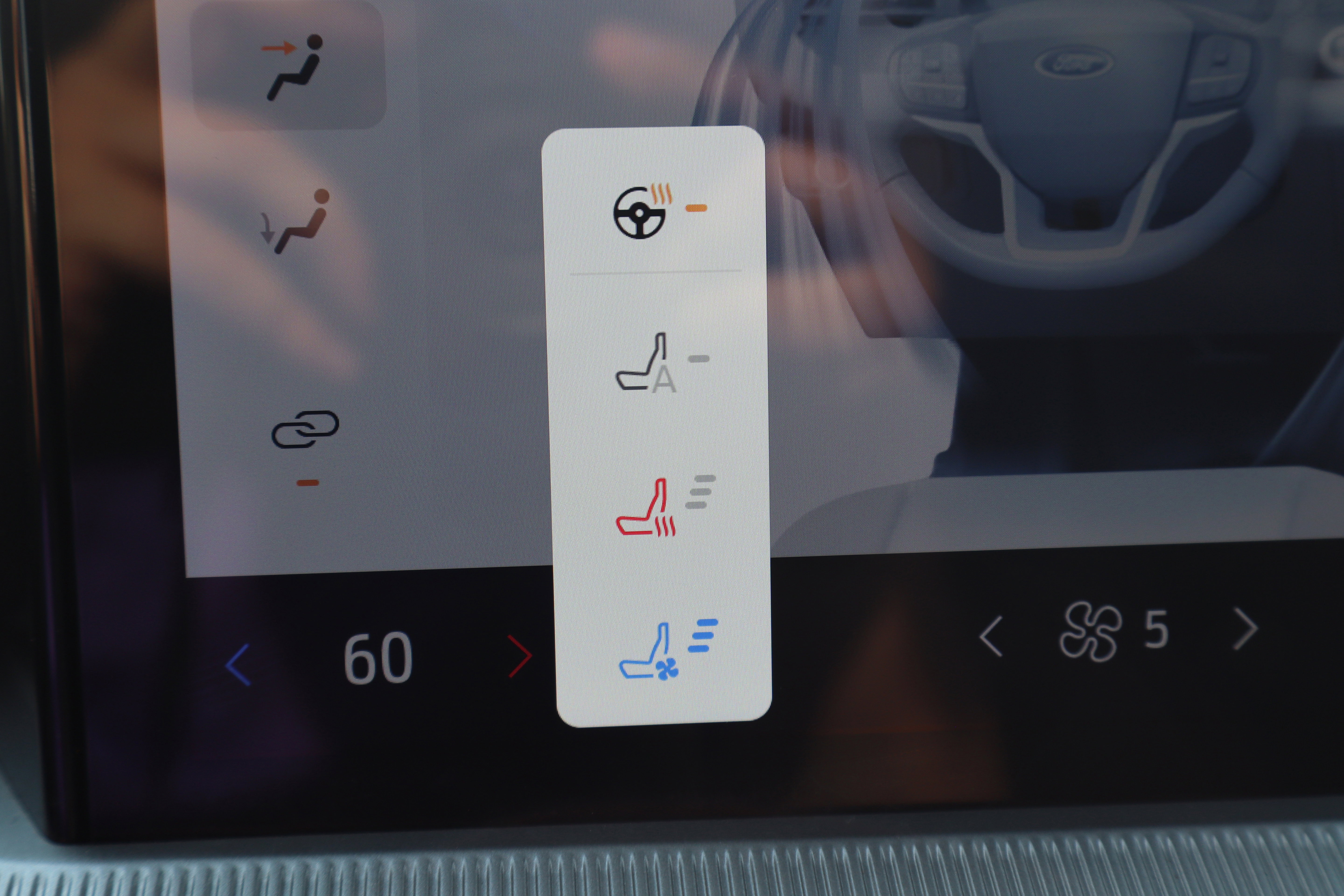 Used 2025 Ford Explorer ST image 25