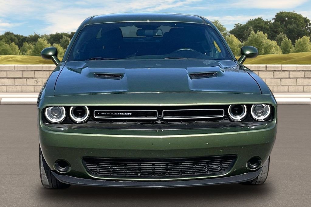 Used 2018 Dodge Challenger SXT image 3
