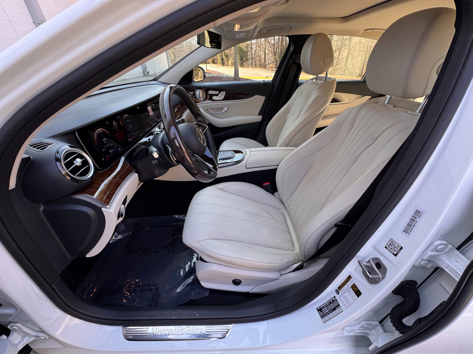 Used 2023 Mercedes-Benz E 350 4MATIC Sedan w/ Premium Package image 21