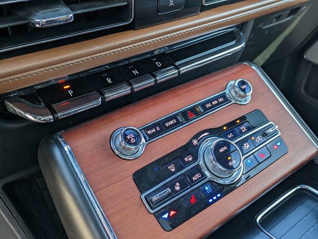 Used 2021 Lincoln Aviator Reserve w/ Equipment Group 202A image 25