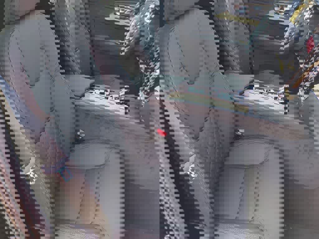 Used 2026 Volvo XC60 B5 Plus w/ Protection Package Premier image 22