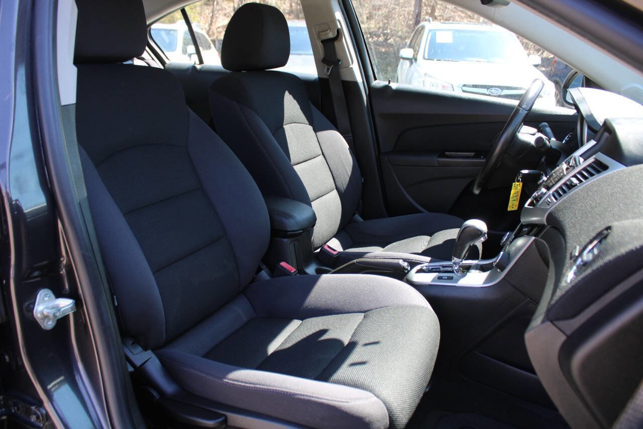 Used 2014 Chevrolet Cruze LT image 29