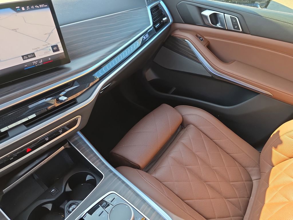 Used 2024 BMW X5 xDrive40i w/ Premium Package image 32