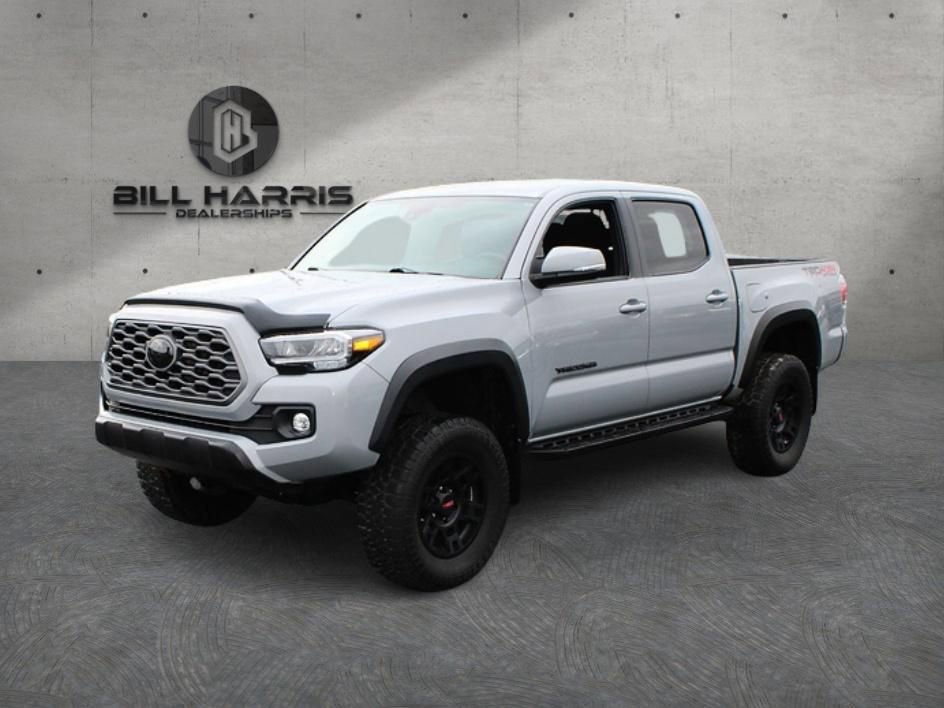 Used 2021 Toyota Tacoma TRD Off-Road w/ Technology Package AWD/4WD image 3
