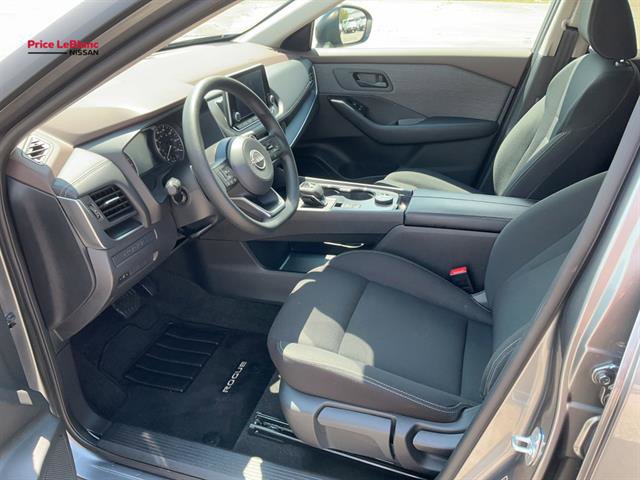Used 2023 Nissan Rogue S image 31