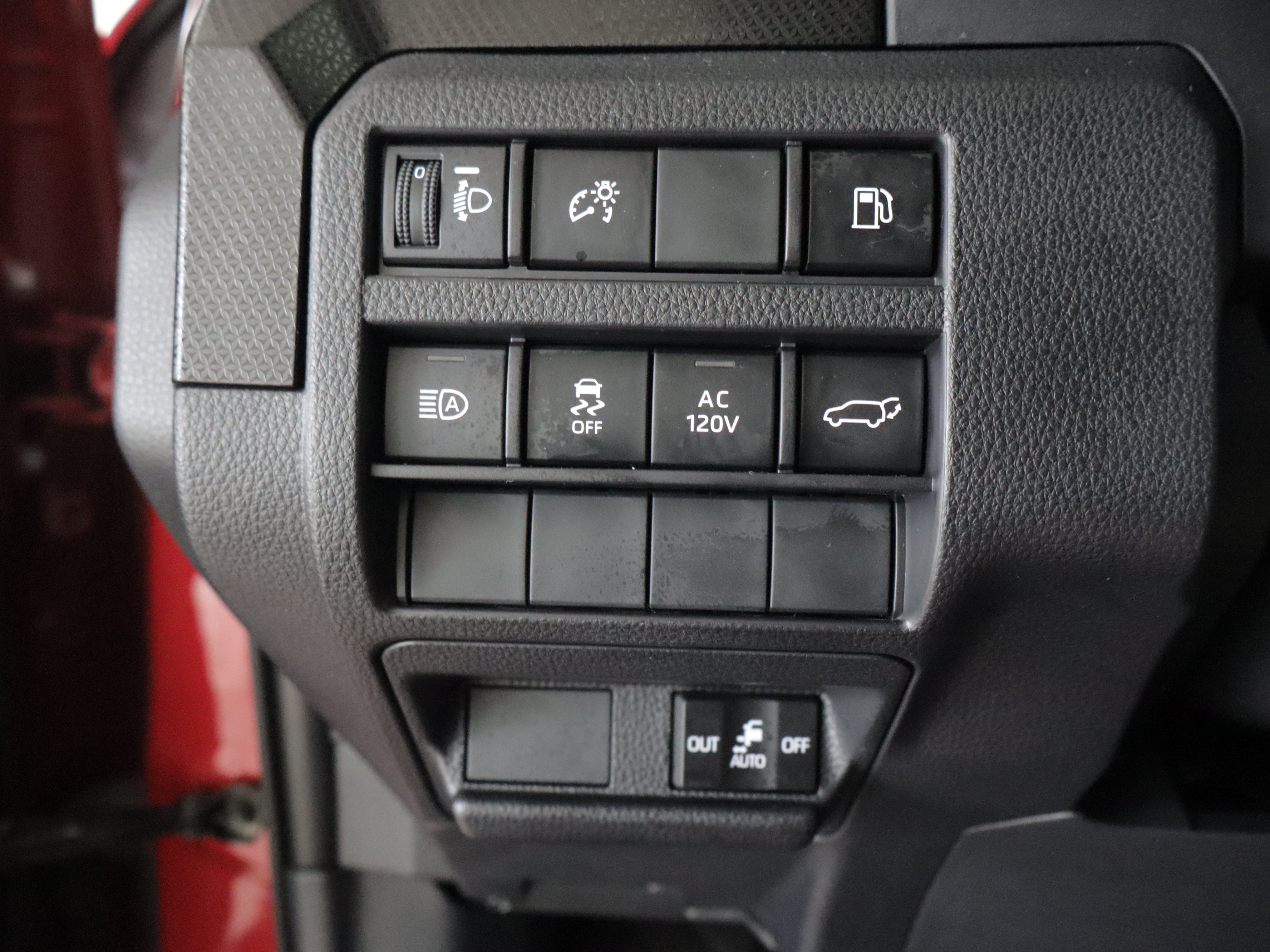 Used 2025 Toyota 4Runner Limited AWD/4WD image 18